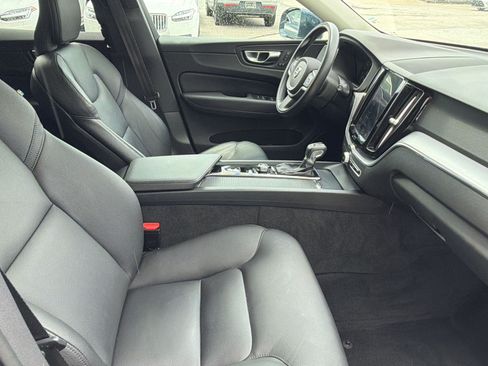 Used 2020 Volvo XC60 T5 Momentum w/ Protection Package Premier AWD/4WD image 22