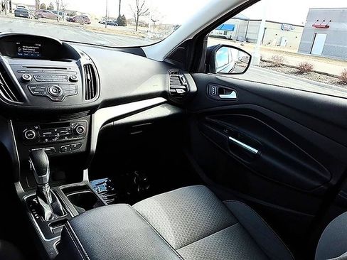 Used 2018 Ford Escape SE FWD image 21