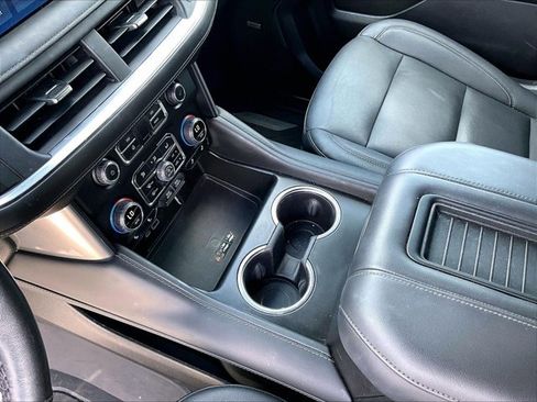 Used 2022 Chevrolet Tahoe LT w/ Luxury Package RWD image 15