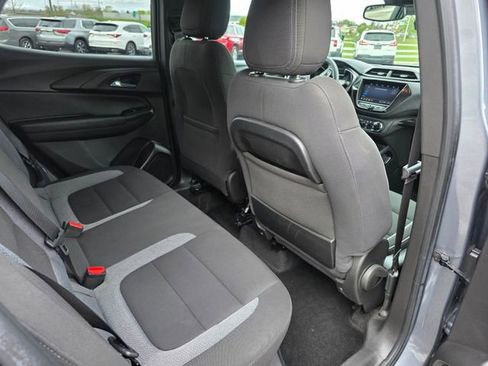 Used 2022 Chevrolet TrailBlazer LT w/ Convenience Package FWD image 12