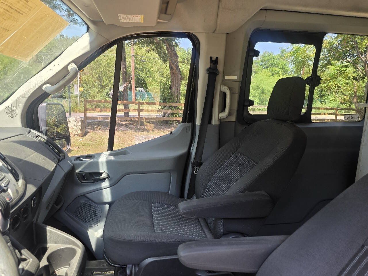 Used 2017 Ford Transit 350 XLT RWD image 4