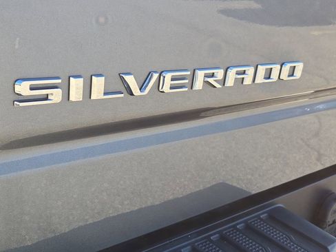 Used 2020 Chevrolet Silverado 1500 Custom w/ Custom Max Trailering Package image 12