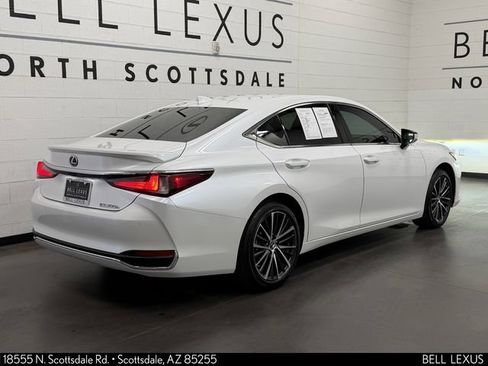 Used 2025 Lexus ES 300h w/ Premium Package FWD image 4