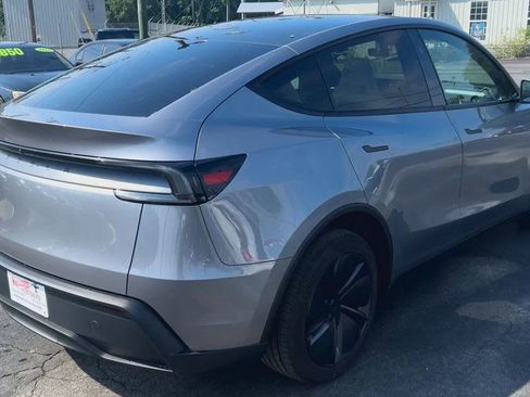 Used 2026 Tesla Model Y 2WD image 8