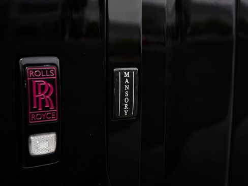 Used 2023 Rolls-Royce Phantom Sedan RWD image 13
