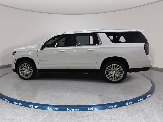 Used 2025 Chevrolet Suburban LT w/ Comfort Package AWD/4WD image 9