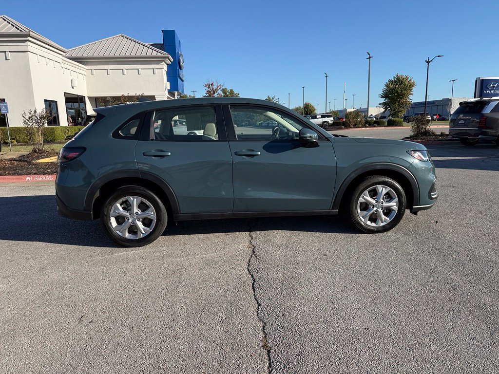 Used 2025 Honda HR-V LX image 8
