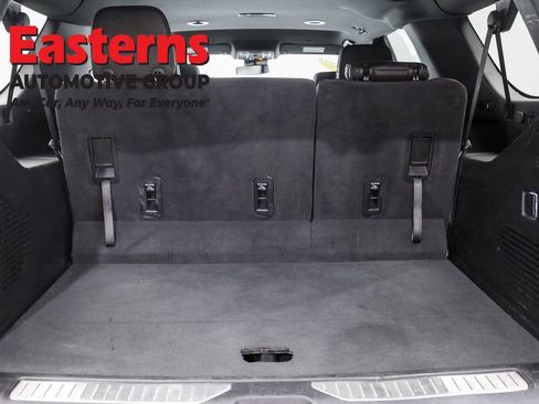 Used 2024 Chevrolet Suburban RST RWD image 9