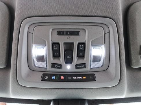 Used 2020 Chevrolet Silverado 1500 LTZ w/ LTZ Premium Package AWD/4WD image 19