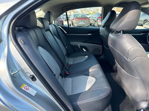 Used 2018 Toyota Camry L image 19