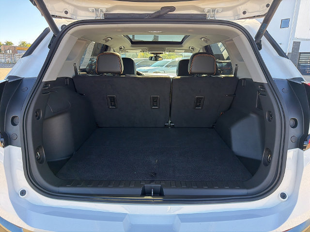 Used 2023 GMC Terrain AT4 AWD/4WD image 32