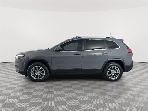 Used 2021 Jeep Cherokee Latitude Lux w/ Mopar Interior Package image 4
