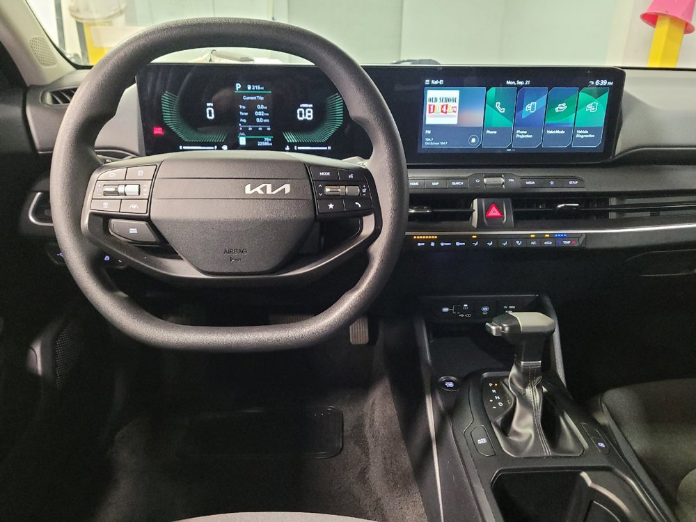 Used 2025 Kia K4 FWD image 22