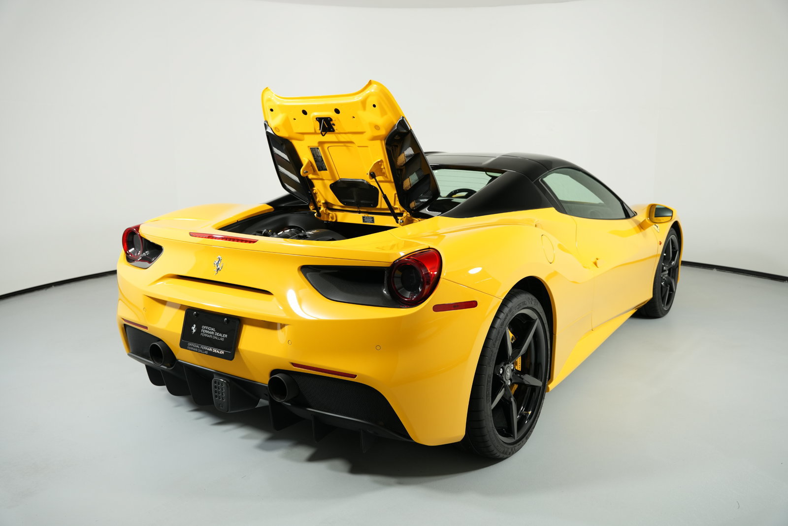 Certified 2018 Ferrari 488 Spider RWD image 12