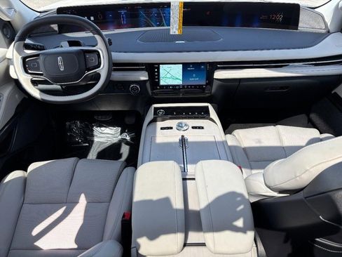 New 2026 Lincoln Navigator L Reserve w/ Jet Appearance Package AWD/4WD image 12