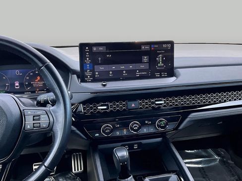 Used 2024 Honda Accord Sport image 6