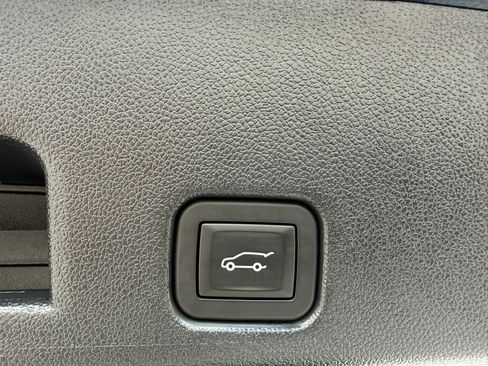 Used 2025 GMC Acadia Elevation AWD/4WD image 20