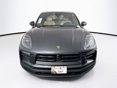 Used 2024 Porsche Macan T w/ Premium Plus Package image 9