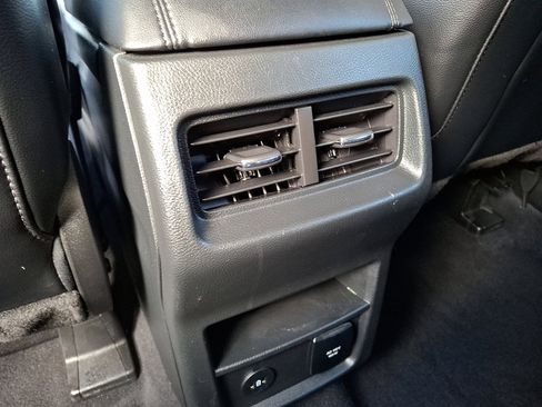 Used 2024 Ford Edge SEL w/ Convenience Package image 11