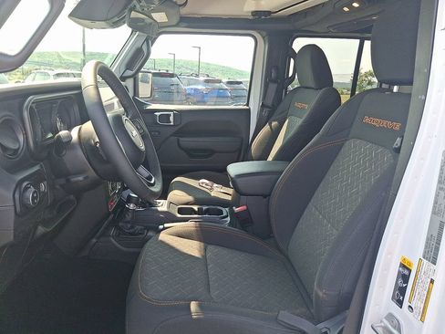 Used 2026 Jeep Gladiator Mojave AWD/4WD image 14