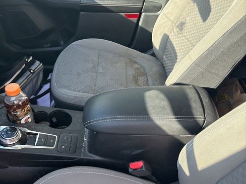 Used 2021 Ford Escape SE w/ SE Sport Appearance Package image 7