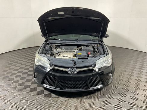 Used 2015 Toyota Camry XSE w/ Moonroof Package image 9