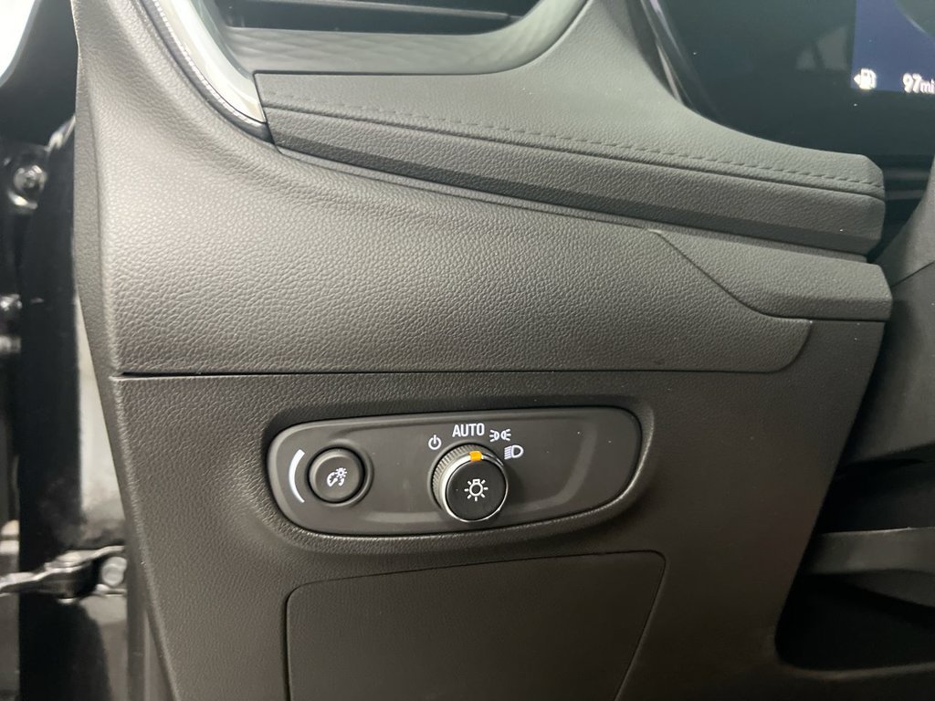 Used 2024 Buick Encore GX Avenir w/ Avenir Convenience Package AWD/4WD image 18