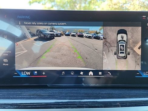 Certified 2025 BMW X7 M60i AWD/4WD image 32