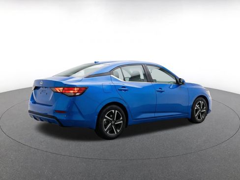 Used 2025 Nissan Sentra SV FWD image 11