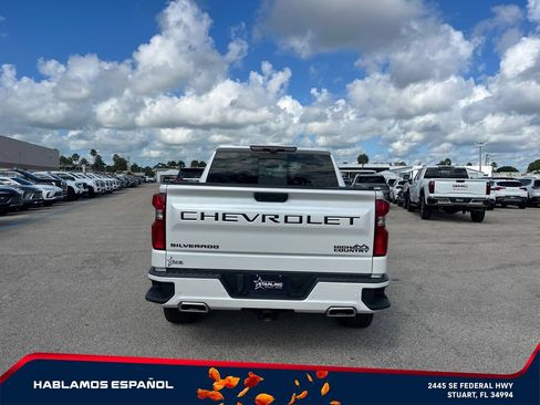 Used 2023 Chevrolet Silverado 1500 High Country w/ Technology Package AWD/4WD image 6