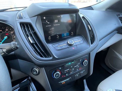 Used 2019 Ford Escape SEL image 38