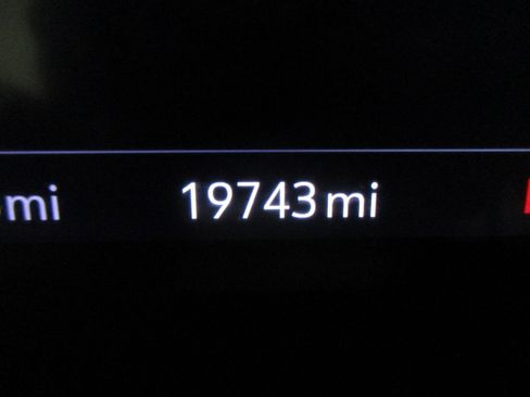 Used 2023 Buick Envision Essence w/ Sport Touring Package image 22