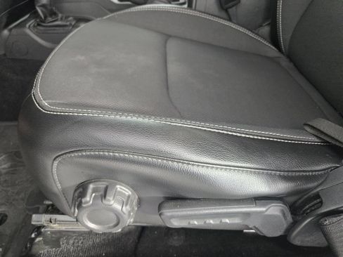 Used 2023 Jeep Gladiator Sport AWD/4WD image 26