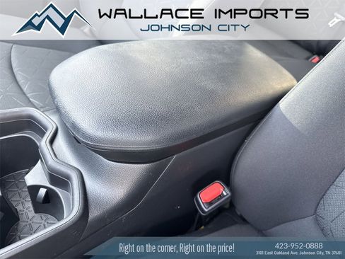 Used 2021 Toyota RAV4 XLE w/ Convenience Package image 21