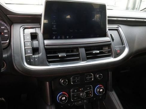 Used 2021 Chevrolet Suburban RST w/ Luxury Package image 18