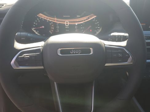 New 2026 Jeep Compass Latitude image 11