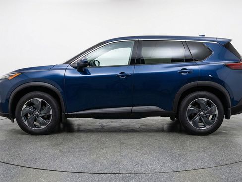 Used 2025 Nissan Rogue SV image 5