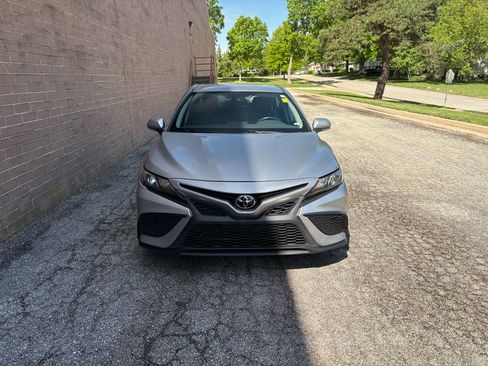 Used 2024 Toyota Camry SE FWD image 2