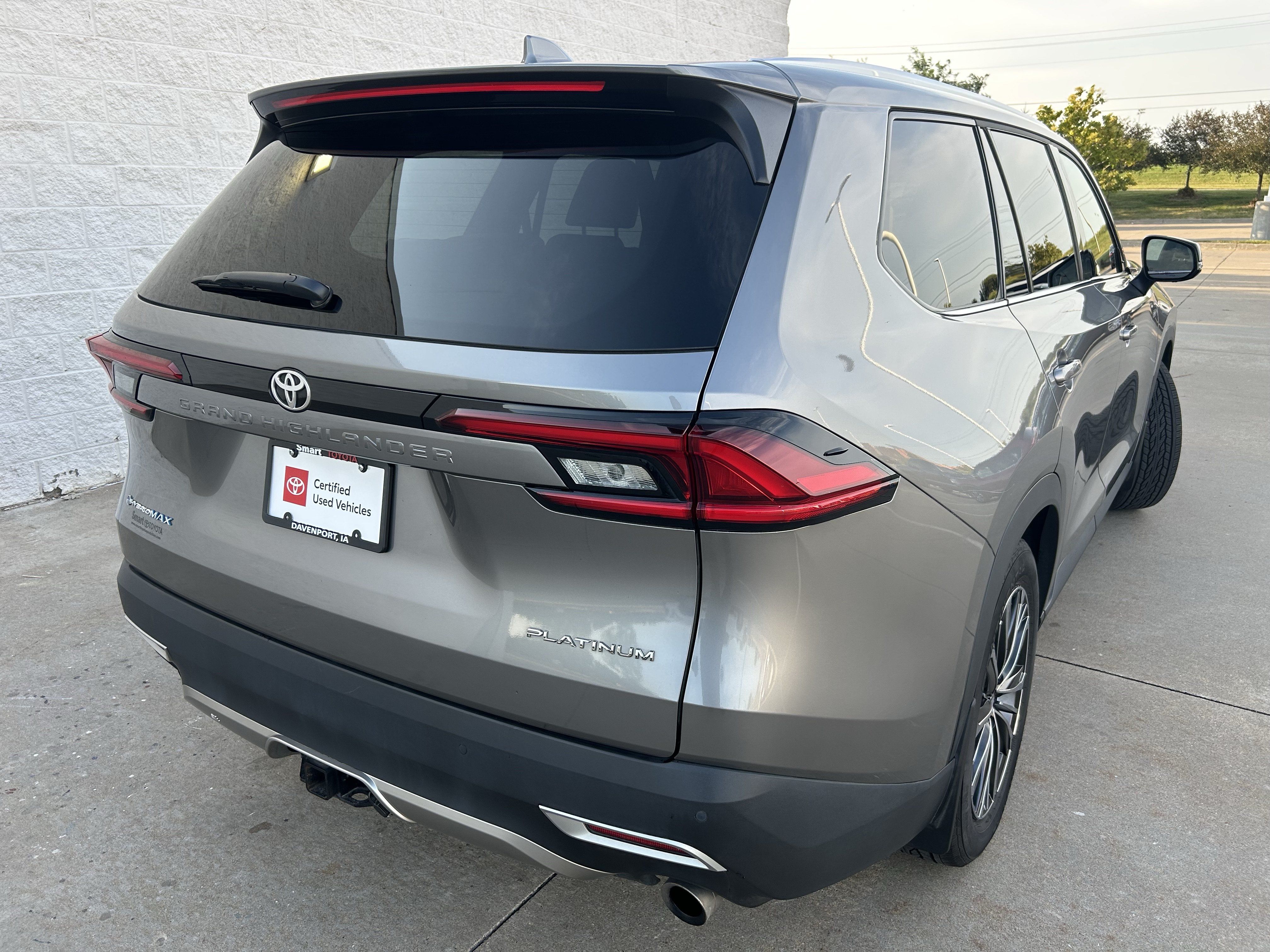 Used 2025 Toyota Grand Highlander AWD Hybrid image 6