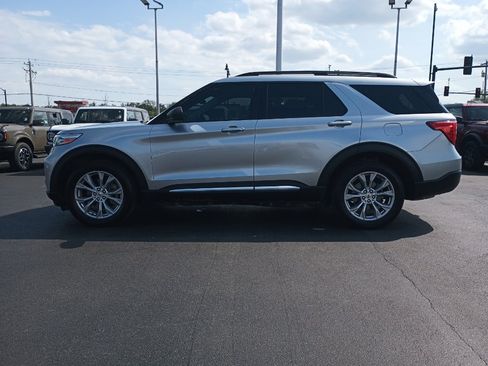 Used 2020 Ford Explorer XLT w/ Equipment Group 202A image 5