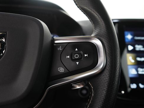 Used 2020 Volvo XC40 T5 R-Design AWD/4WD image 27