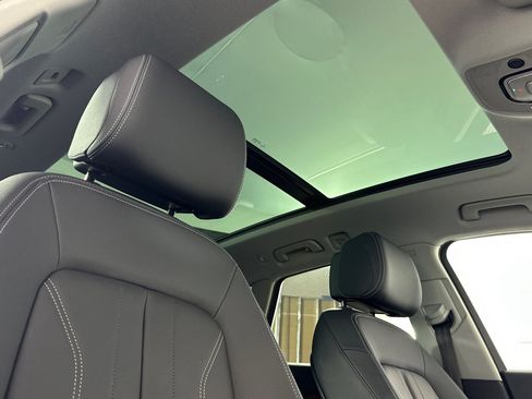 Used 2023 Audi Q5 2.0T Premium w/ Convenience Package image 16