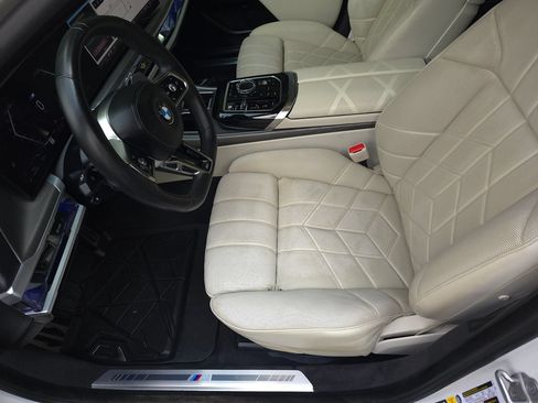 Used 2023 BMW 760i xDrive w/ Parking Assistance Package AWD/4WD image 12