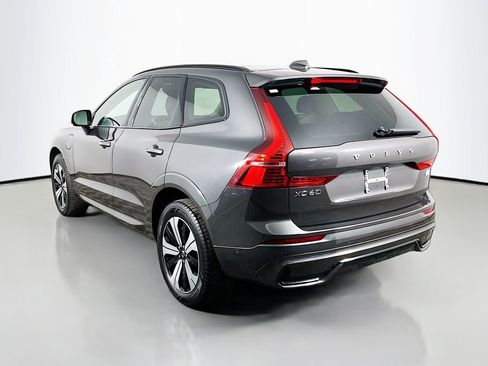 Used 2023 Volvo XC60 T8 Plus image 7