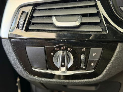 Used 2018 BMW M550i xDrive image 29