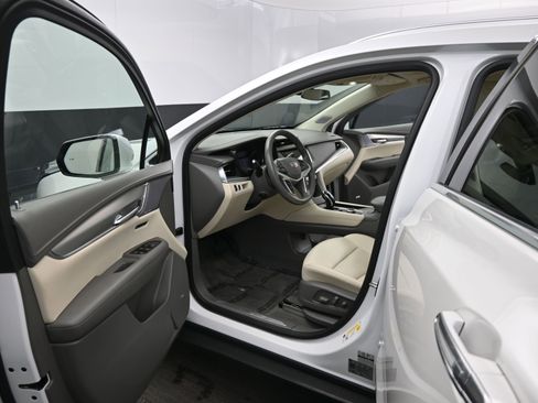 Used 2023 Cadillac XT5 Premium Luxury image 15