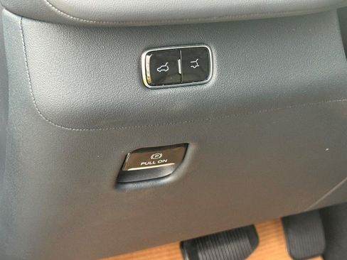 New 2027 Lincoln Navigator Premiere AWD/4WD image 19