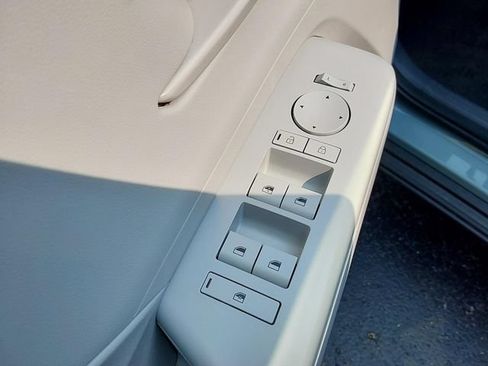 Used 2025 Hyundai Kona SEL AWD/4WD image 13