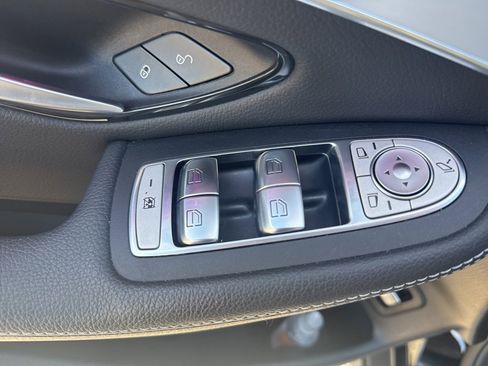 Used 2021 Mercedes-Benz GLC 300 image 17