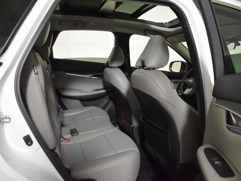 Certified 2023 INFINITI QX50 Luxe image 33